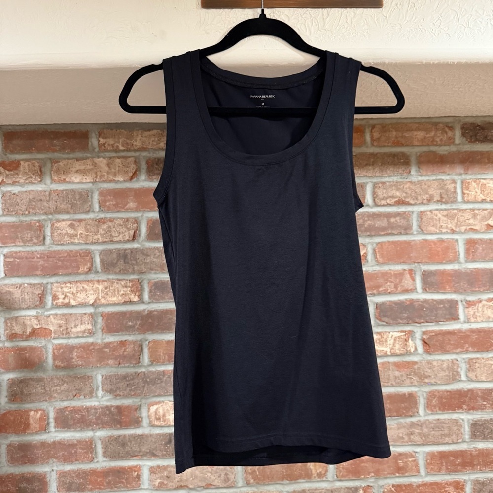 Banana Republic Black Scoopneck Tank Top - Picture 2 of 3